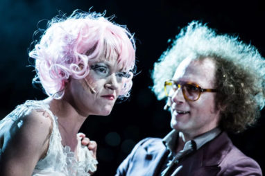 Szene aus dem Stück "The Black Rider"